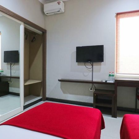 Chiaro Hotel Syariah Sidoarjo Exterior foto